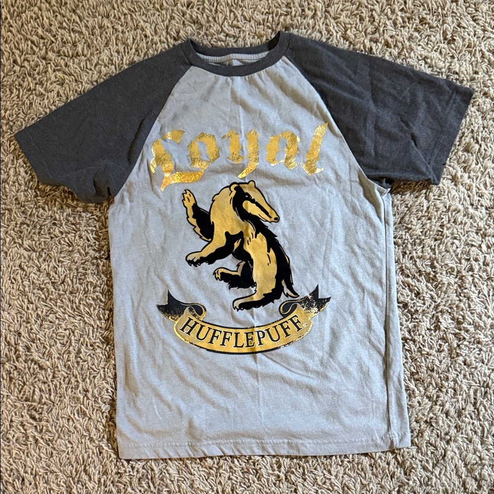 Hufflepuff Loyal Graphic Tee - Gray and Gold. Size S.